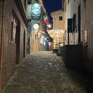 https://da-castruccio-degli-antelminelli.it-tuscanyhotel.com