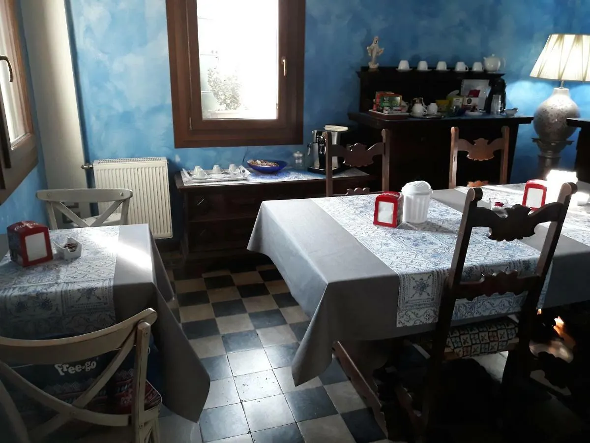 *** فندق مبيت وإفطار مبيت وإفطار تريفيزو Barone Rosso إيطاليا