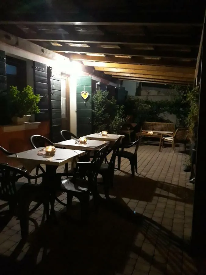 فندق مبيت وإفطار مبيت وإفطار تريفيزو Barone Rosso